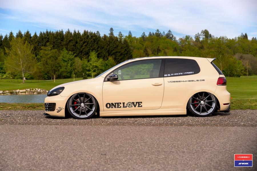  Volkswagen Golf GTi on Vossen Wheels (VWS-1) 2016 года  (фото 12 из 34)